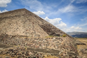 Pirámide Orgonitum Artesanal