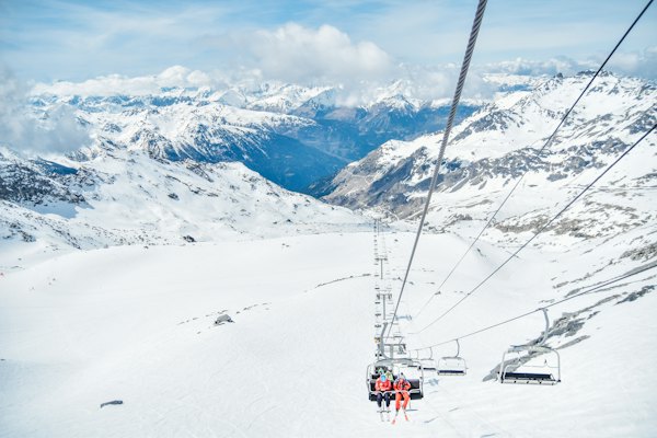 A chairlift above the slopes — Val Thorens, France
