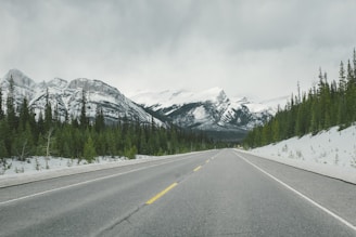 snowy mountains in Canada on a holiday organized by Francesco Margaretini Luxury Travels