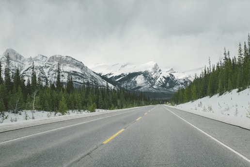 snowy mountains in Canada on a holiday organized by Francesco Margaretini Luxury Travels