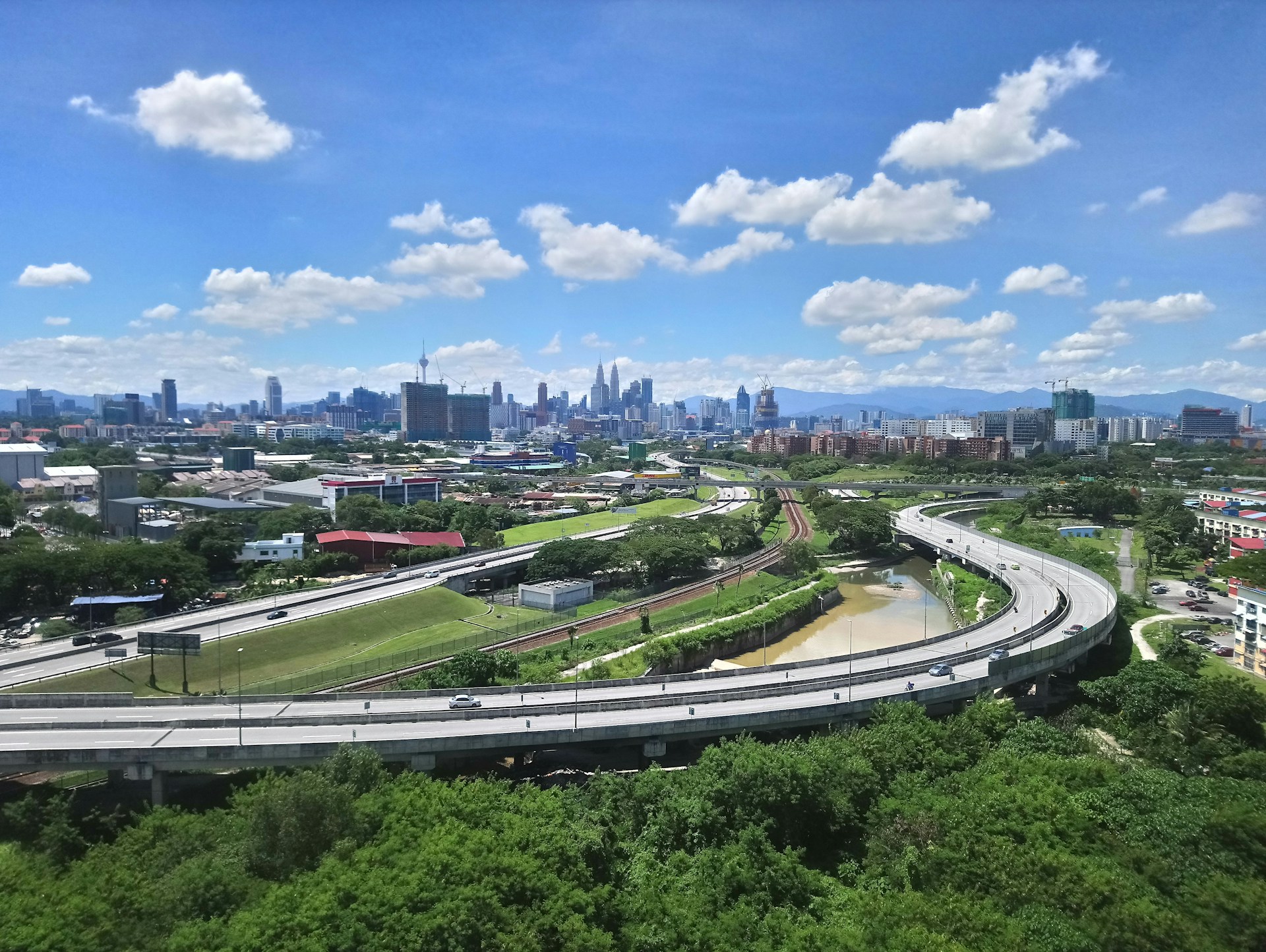 black and white bed linen