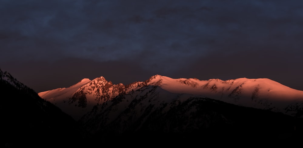 アルプス山の風景写真