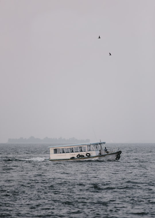 photo of Malé Lake near Dhiffushi