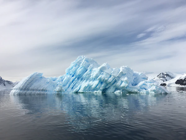 Glaciar y agua como indicadores de los cambios del sistema climático