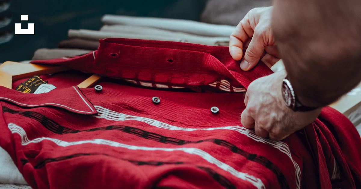 BETTY BARCLAY T. 42 Rouge Blouse Boutonnée Rayon Manche longue Cristaux BETTY BARCLAY T. 42 Rouge Blouse Boutonnée Rayon Manche longue Cristaux
