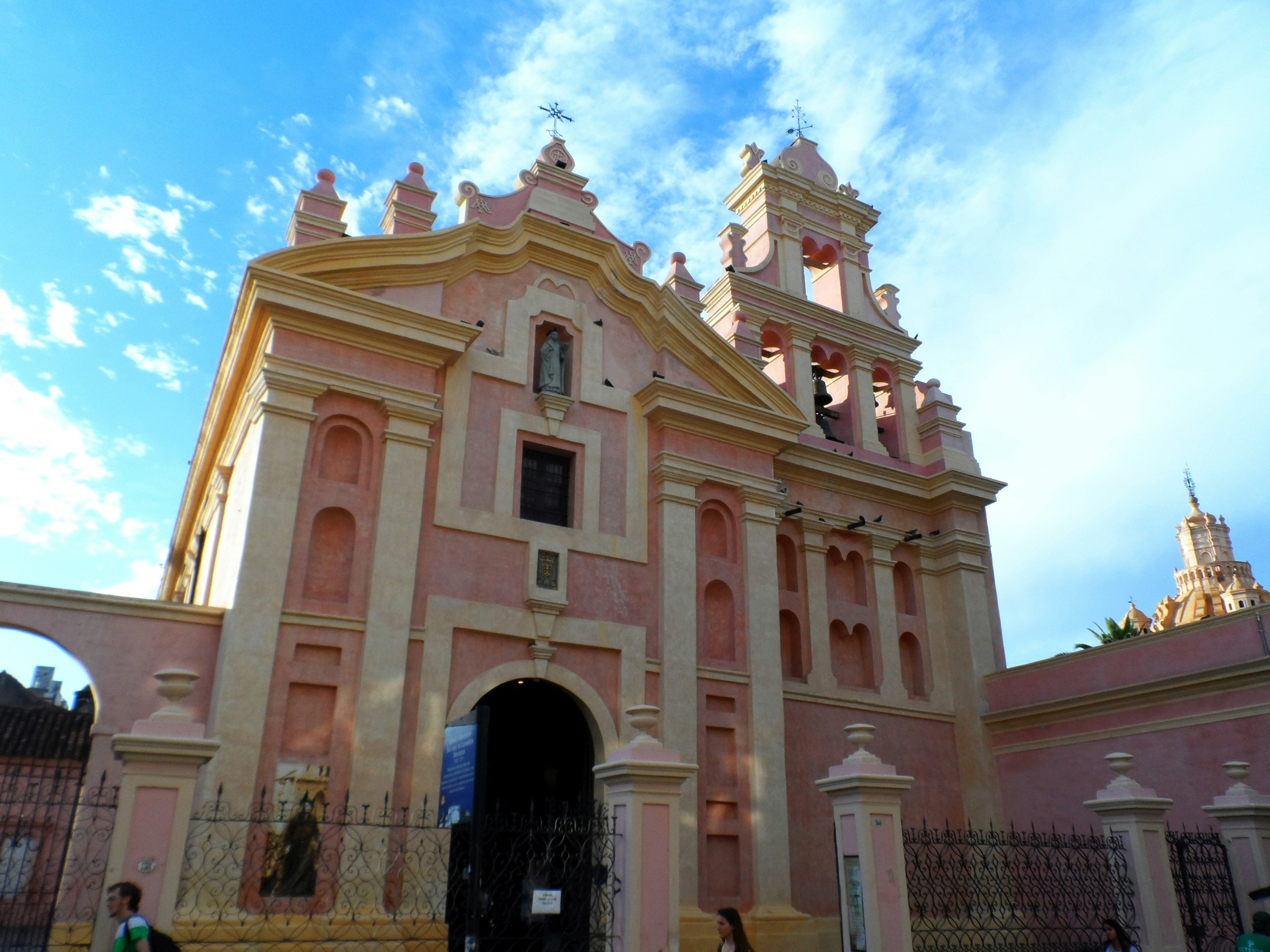 Free Unsplash photo from Alejandro Lazcano