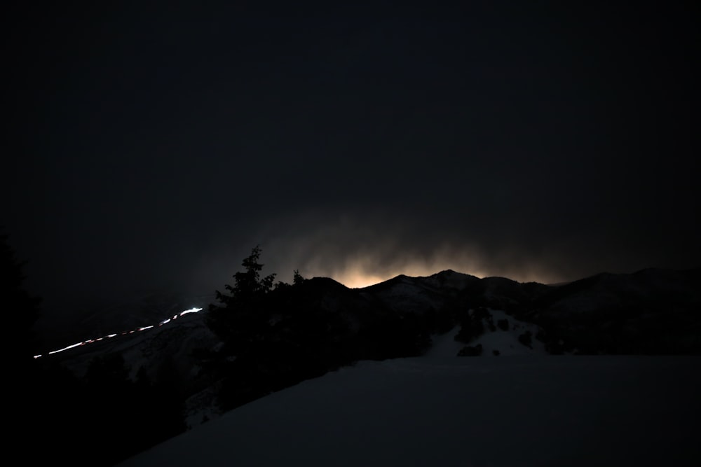 silhouette di montagna