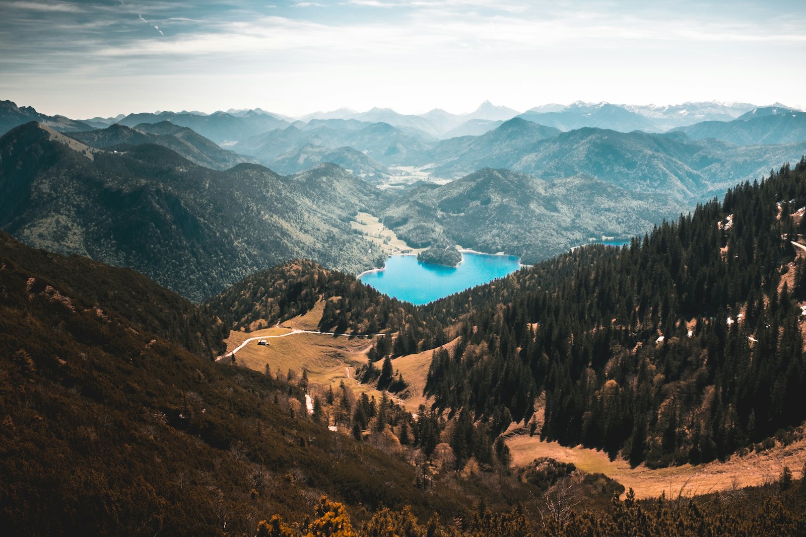 Blick auf den Kochelsee und die Bayerischen Alpen