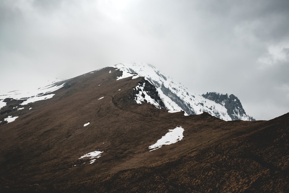 Foto di paesaggio delle Alpi di montagna