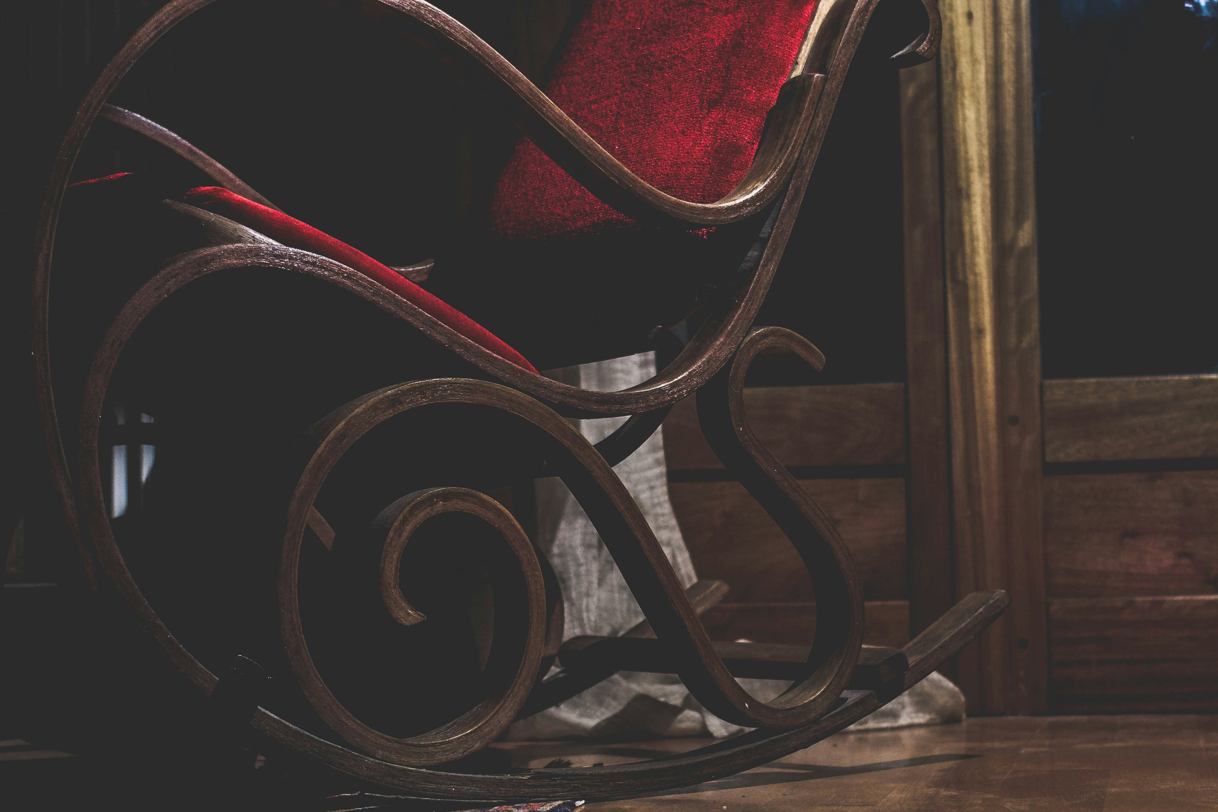 Free Unsplash photo from Markos Mant