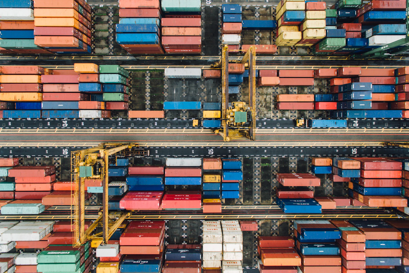 International container terminal and freight logistics