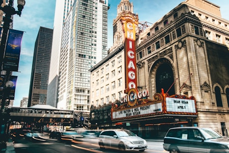 Chicago Theater in time lapse photography during daytime
