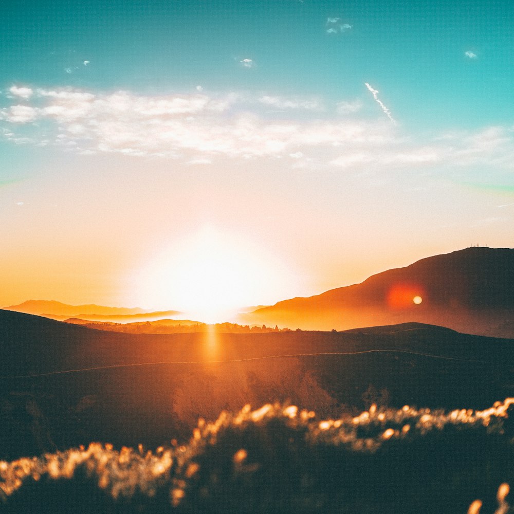 Sonnenuntergang über dem Horizont