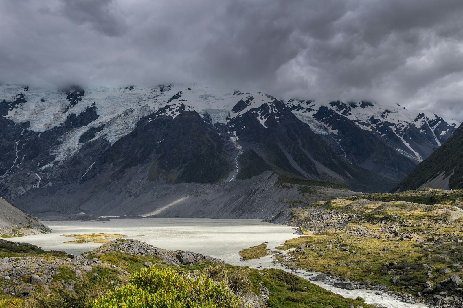 Nikon D5 + Nikon AF-S Nikkor 16-35mm F4G ED VR sample photo. Landscape photography of mountain photography