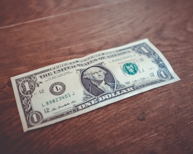 1 US dollar banknote close-up photography