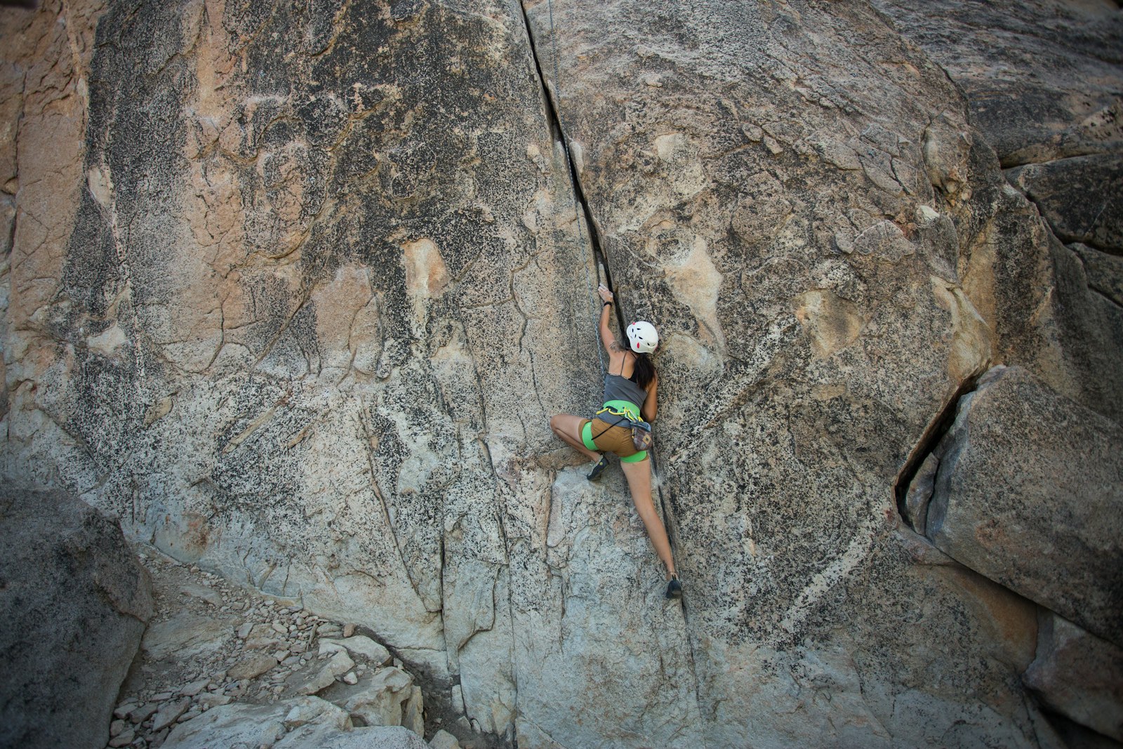 Canon EOS 5D Mark III + Canon EF 17-40mm F4L USM sample photo. Woman climbing on rock photography