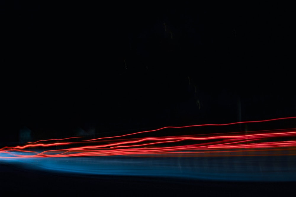 Foto de lapso de tiempo de luces rojas