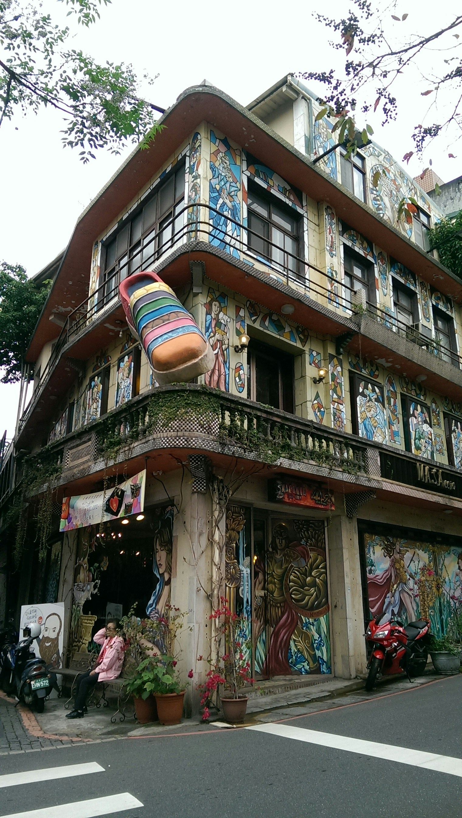 Free Unsplash photo from gayle misa