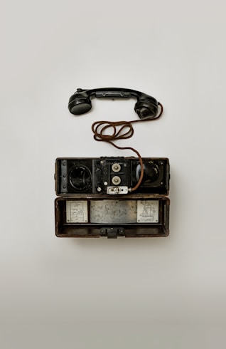 black crank phone