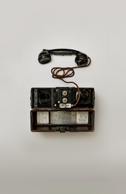 black crank phone