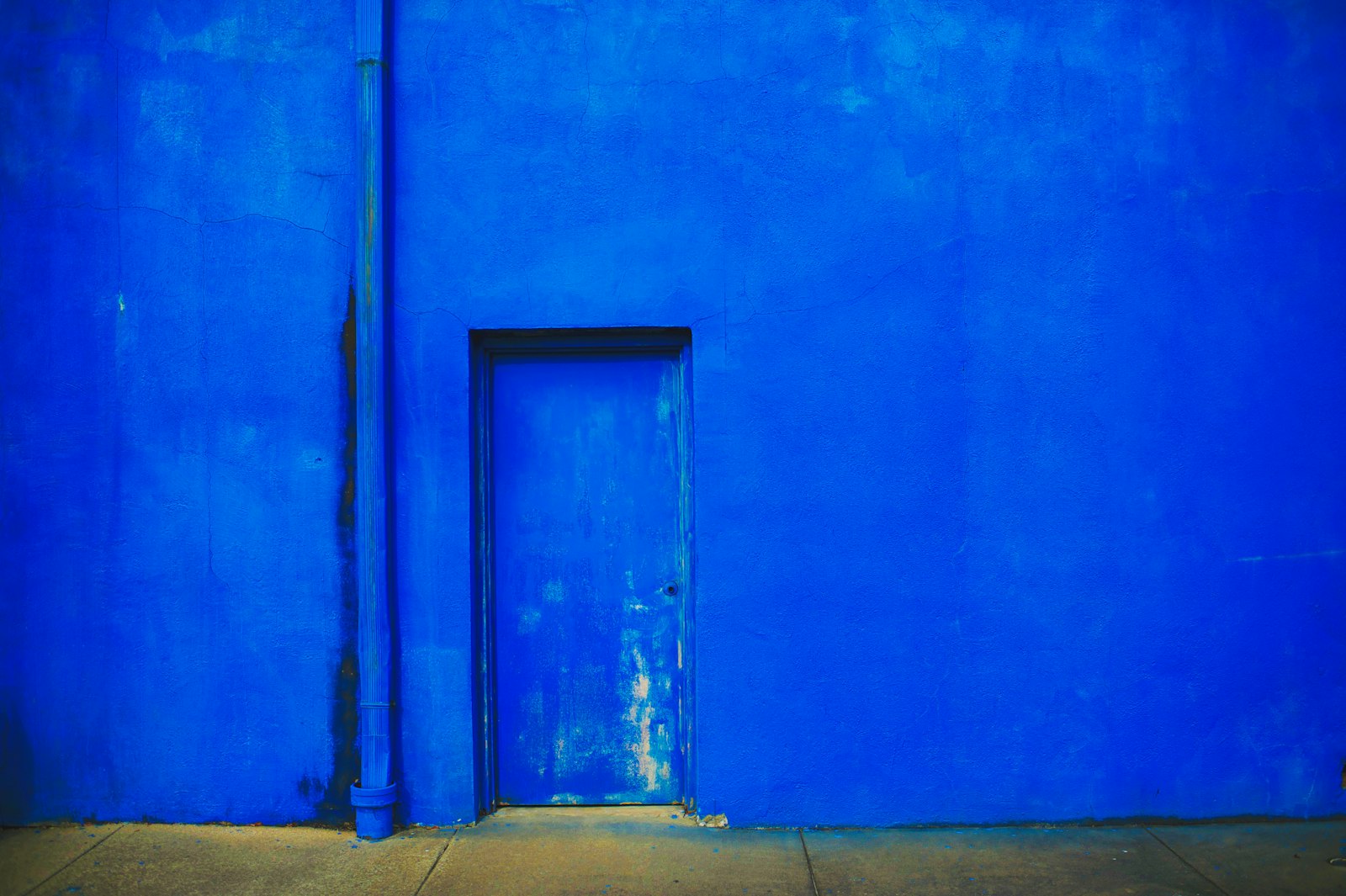 Nikon D4 sample photo. Closed blue door photography
