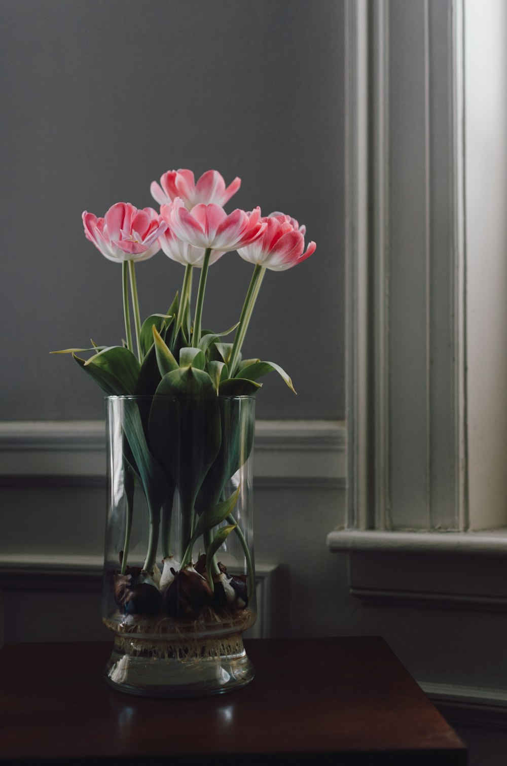 pink-and-white flower centerpiece