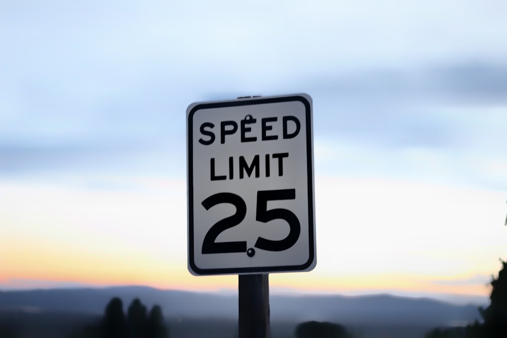 25 speed limit signage