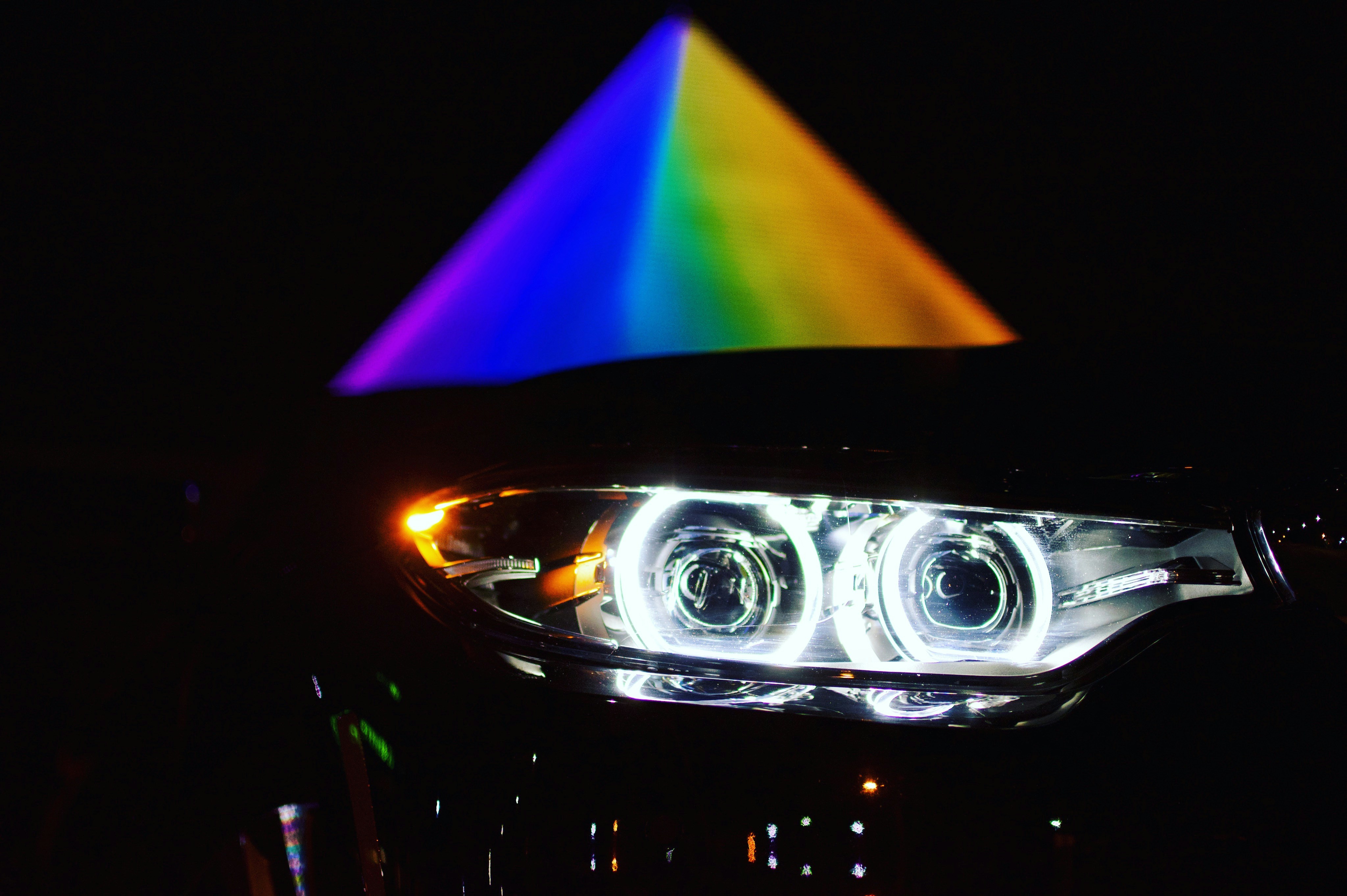 Неоновая лампа. Neon glow table. Пикник огнями неоновых ламп. Вывеска из неона. Обои на 2 монитора неон.