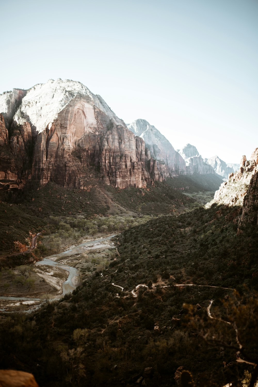 veduta aerea della montagna