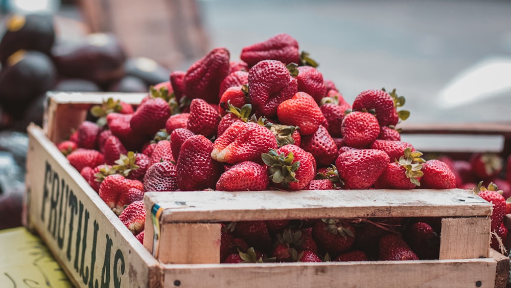 selective focus photo of bunch of strawberries