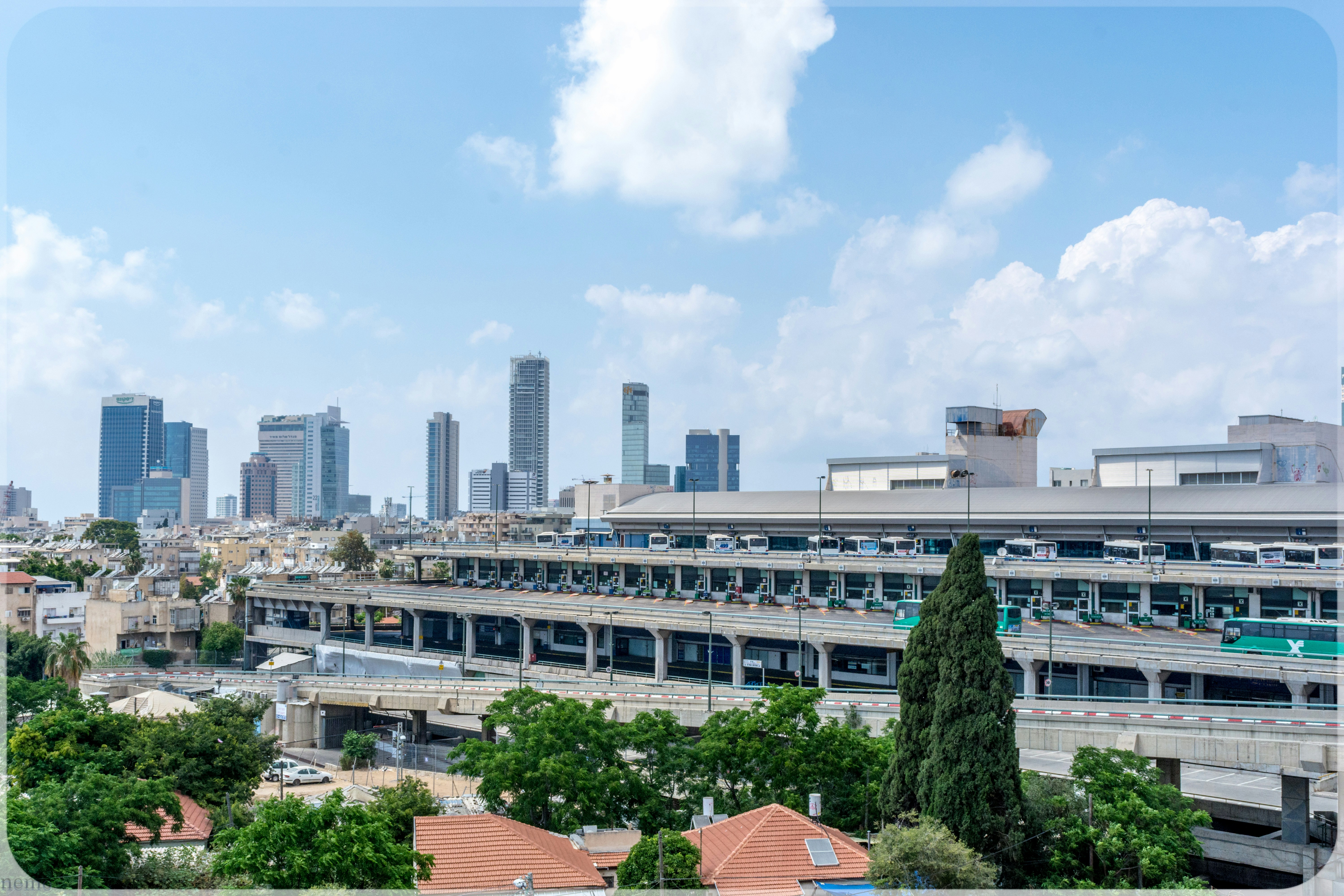 Free Unsplash photo from naaman frenkel