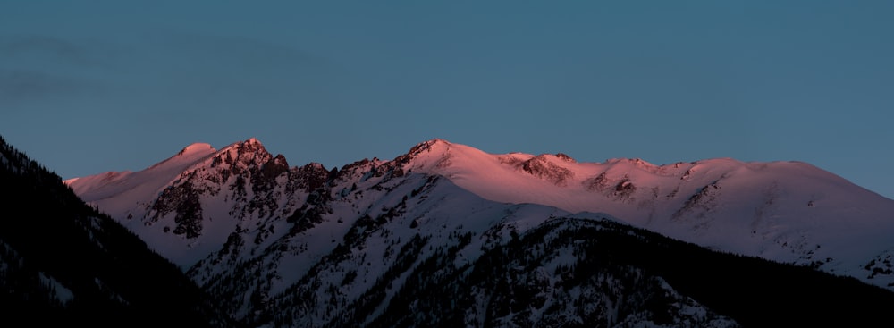 montagna innevata