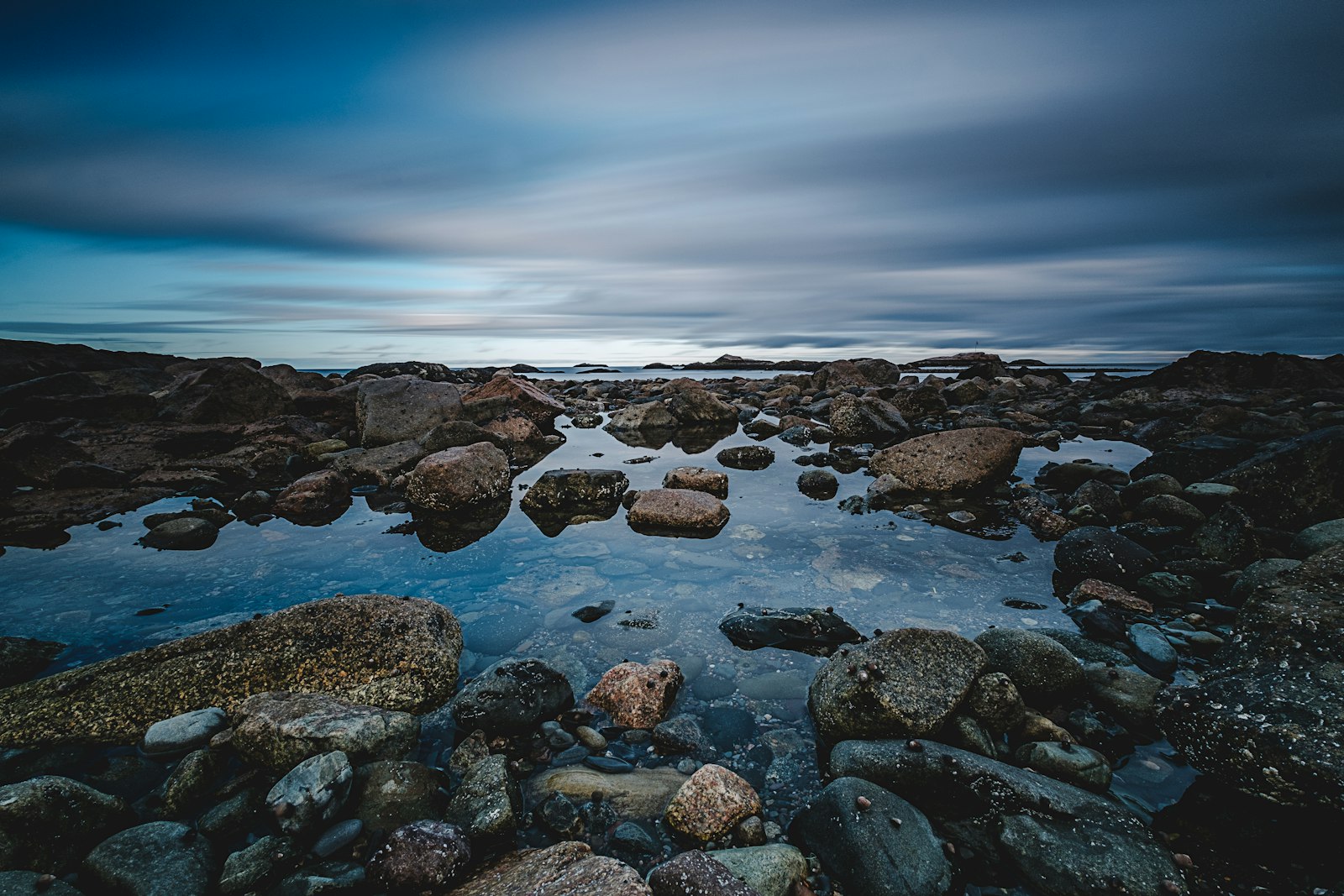 Fujifilm X-Pro2 + Fujifilm XF 10-24mm F4 R OIS sample photo. Stone on coast under photography