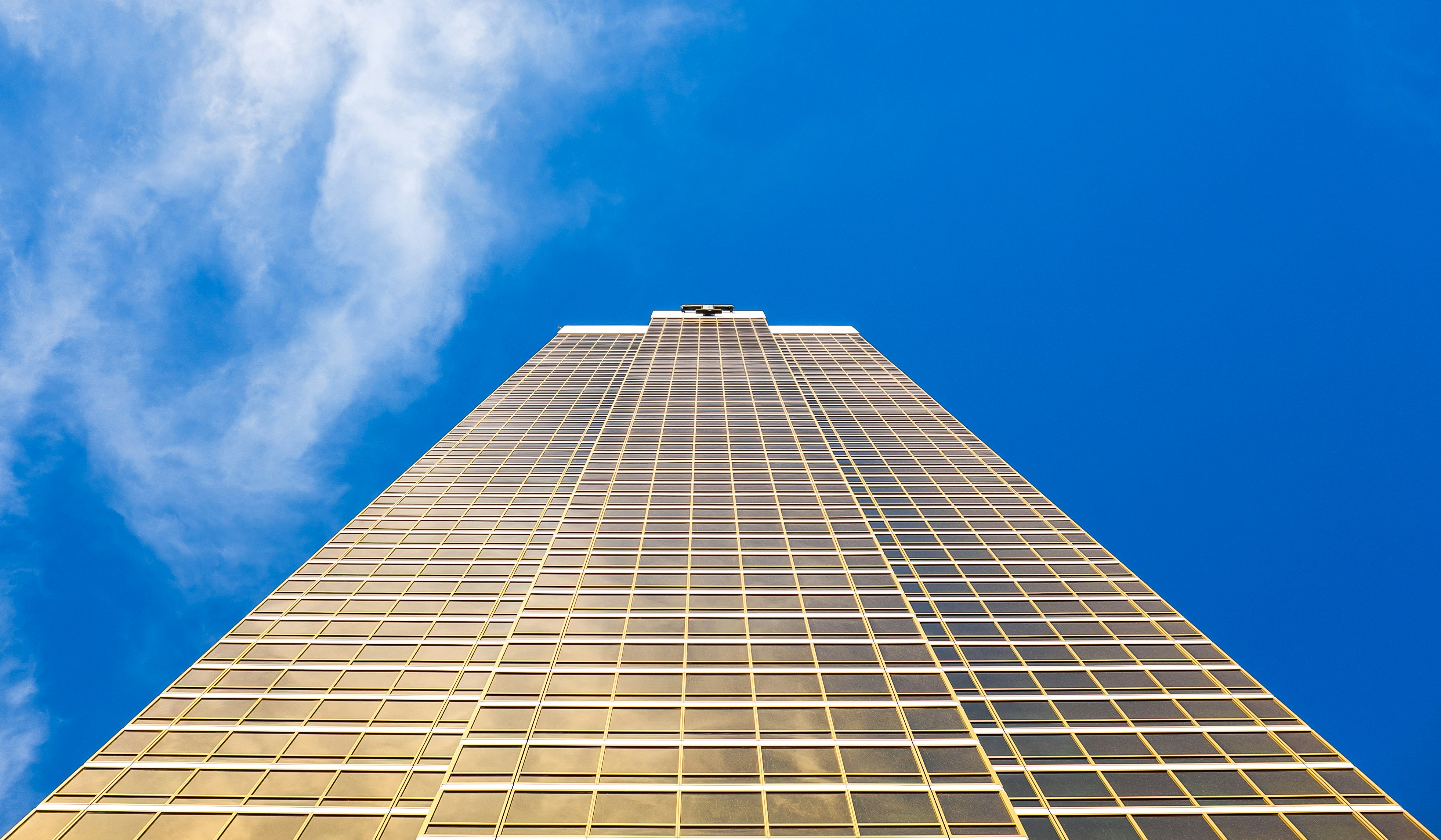 Como funciona e porque investir em energia renovável