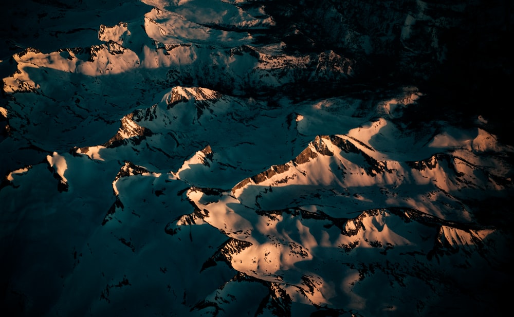 colline con ombra dall'alba