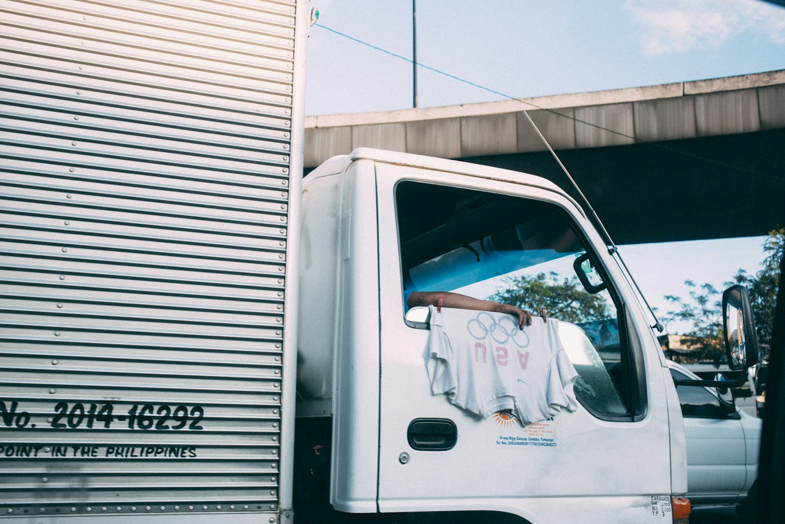Canon EOS 6D + Canon EF 40mm F2.8 STM sample photo. White delivery truck photography