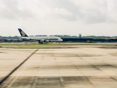 Beschreibung des Fotografen: Shot at Singapore Changi airport while waiting for my flight.