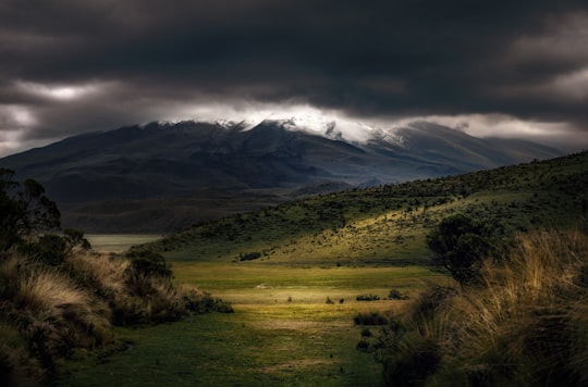 green mountains under fog in Provinz Cotopaxi Ecuador