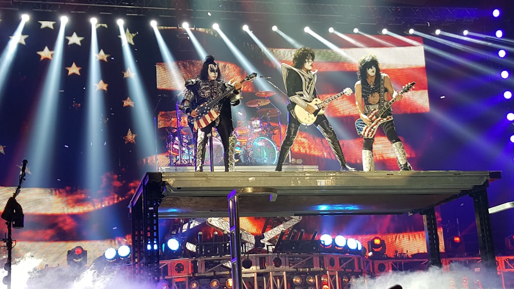 Kiss band en el escenario