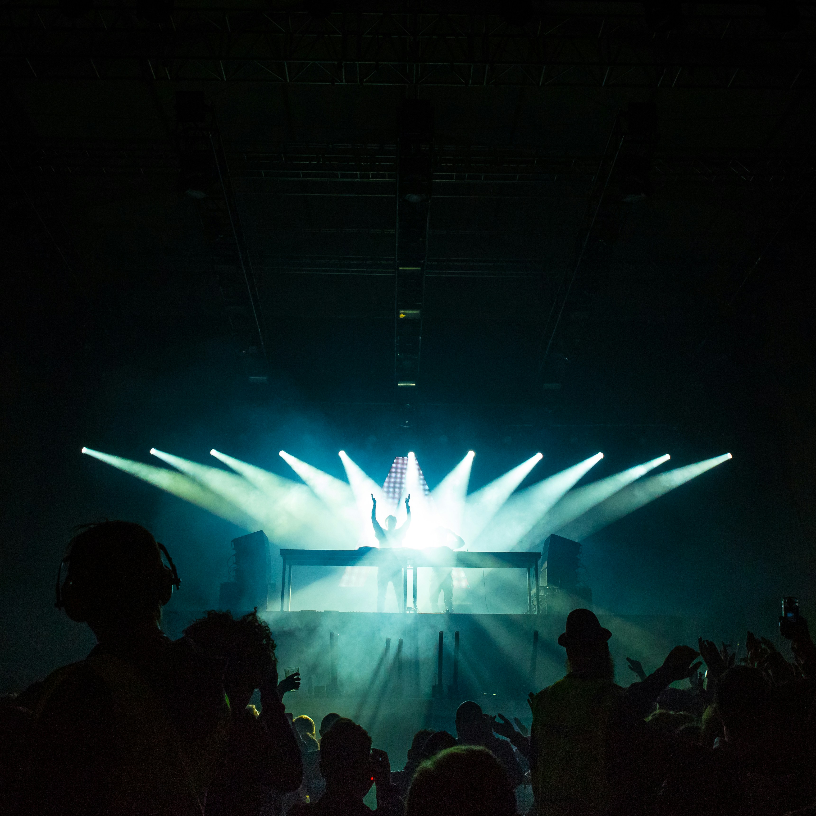 HANDS UP!