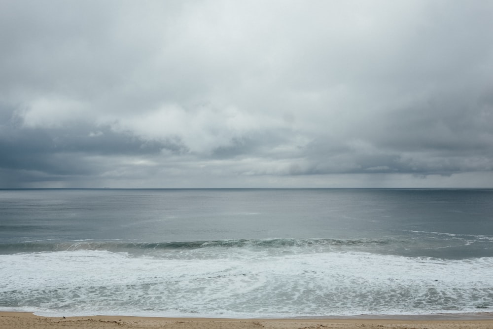 日中の海岸