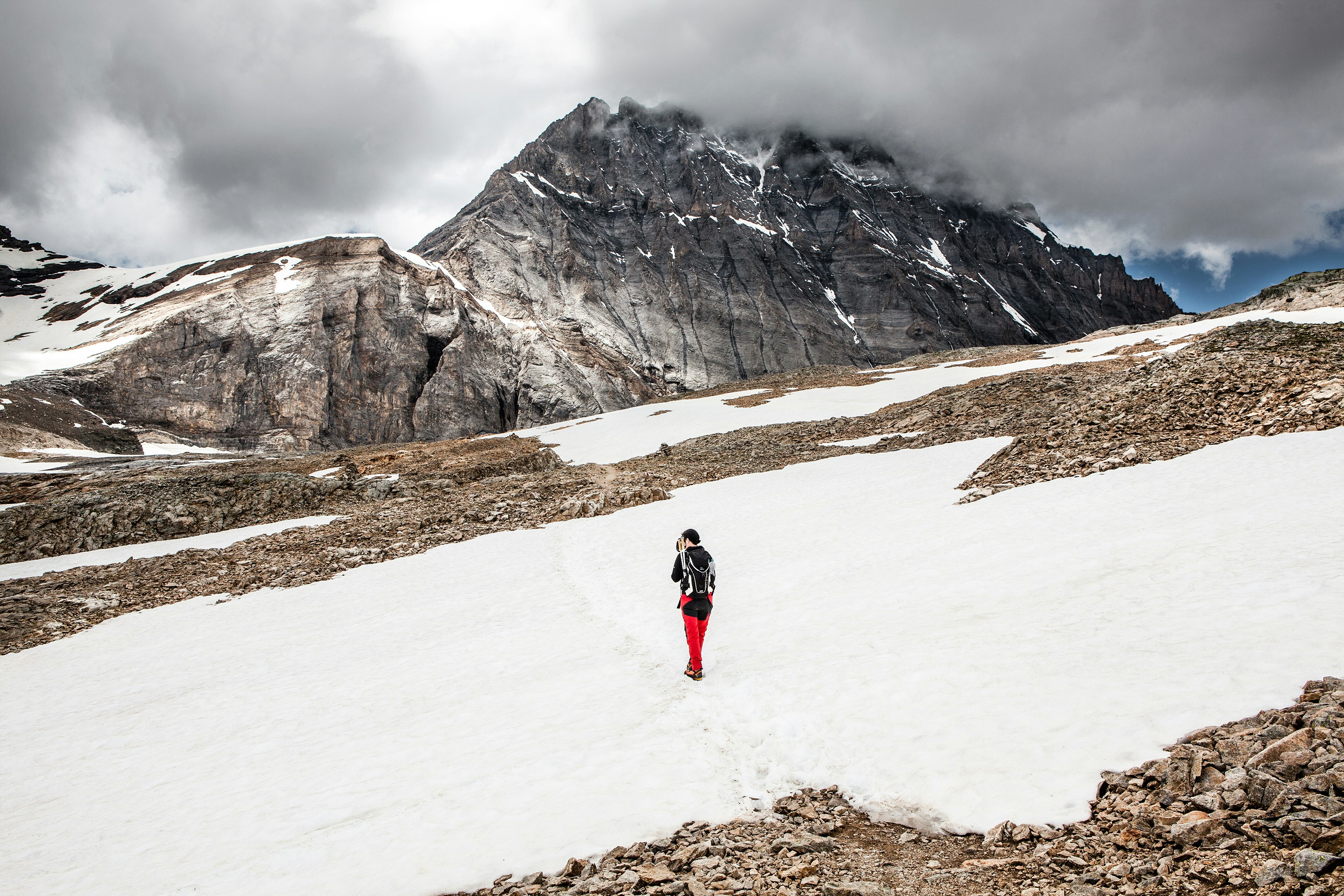 https://images.unsplash.com/photo-1496401677183-2b08d038e48b?ixid=M3w2MjYzNjJ8MHwxfHNlYXJjaHwzfHxBc2NlbnQlMjBIb3NwaXRhbGl0eSUyME1hbmFnZW1lbnR8ZW58MHwwfHx8MTc0NDM2MzgzOHww&ixlib=rb-4.0.3
