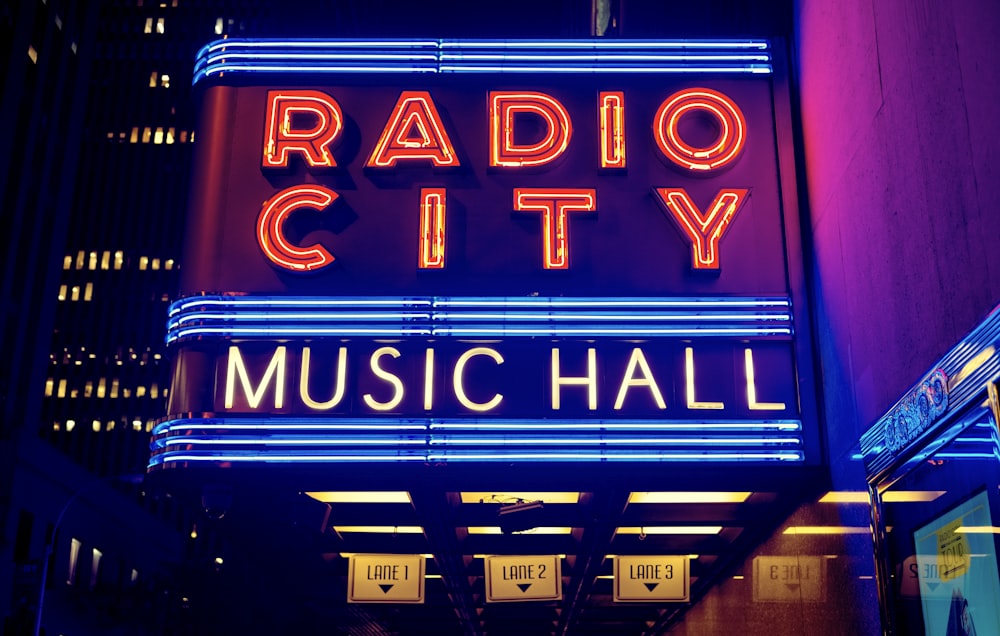 Néons de l’hôtel de ville de la radio