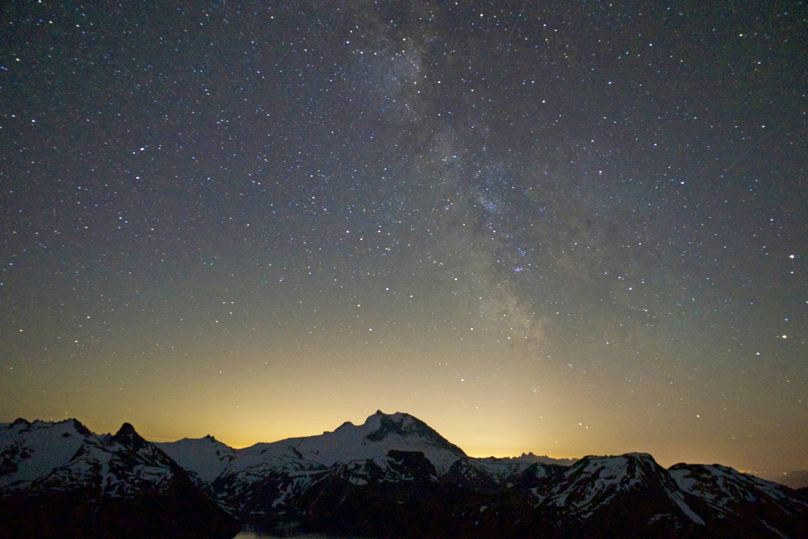 Sony a7 + Sony FE 28-70mm F3.5-5.6 OSS sample photo. Mountain under starry sky photography