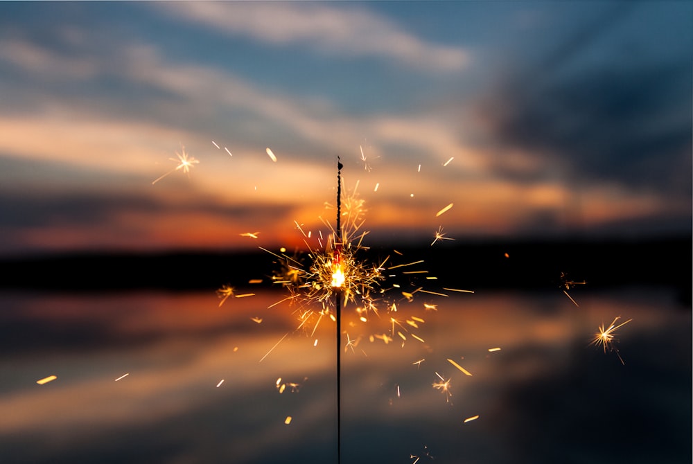 Fotografia de foco raso de fogos de artifício