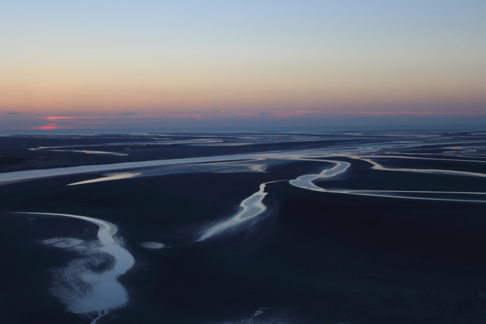 visão panorâmica do solo com águas