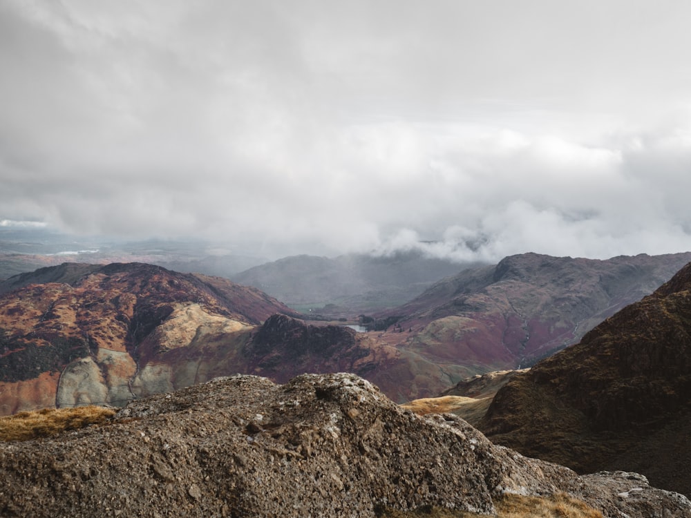 Vue aérienne des falaises rocheuses