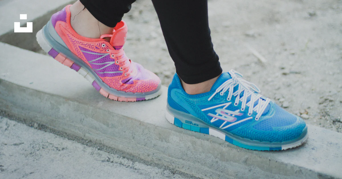 Un Running Person wearing running shoes photo – Free Running shoe Image on Unsplash
