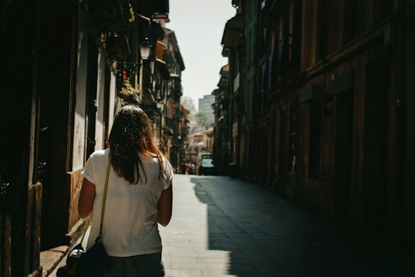 Calle Mon in the old town — Oviedo, Spain
