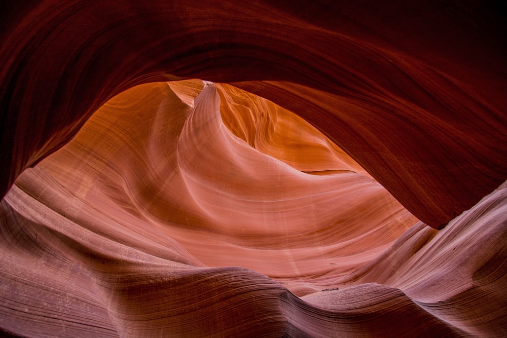una vista dell'interno di una fessura in un canyon
